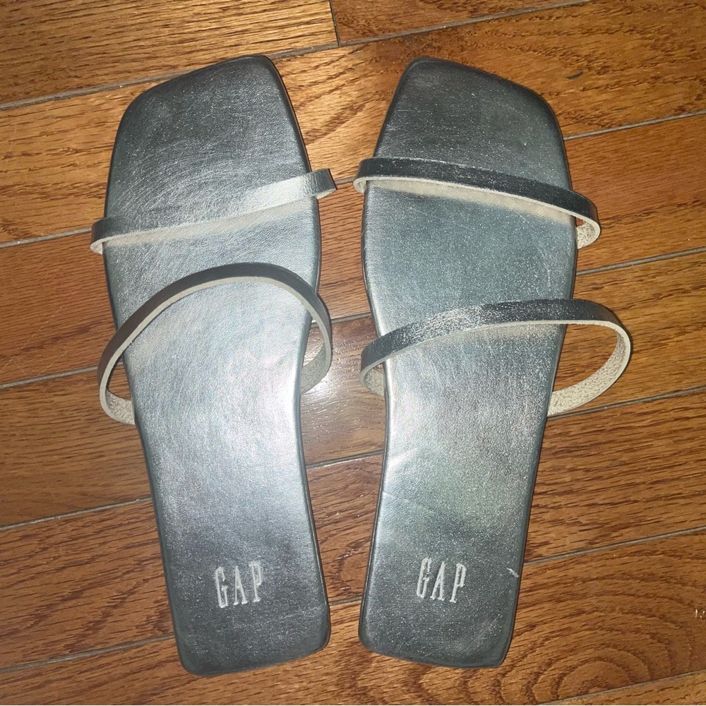 GAP Factory Metallic Vegan-Leather Sandals Silver Metallic